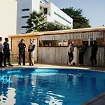 Lisbon Surf Vandrarhem *