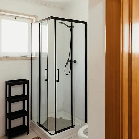 Lisbon Surf 호스텔 *