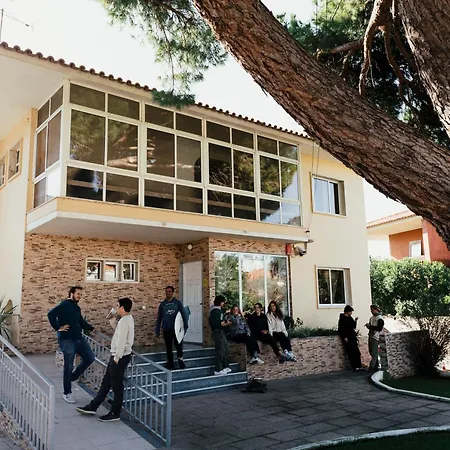 Lisbon Surf Carcavelos (Lisbon)