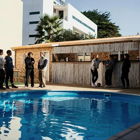 Lisbon Surf 호스텔 *