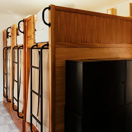 호스텔 Lisbon Surf *