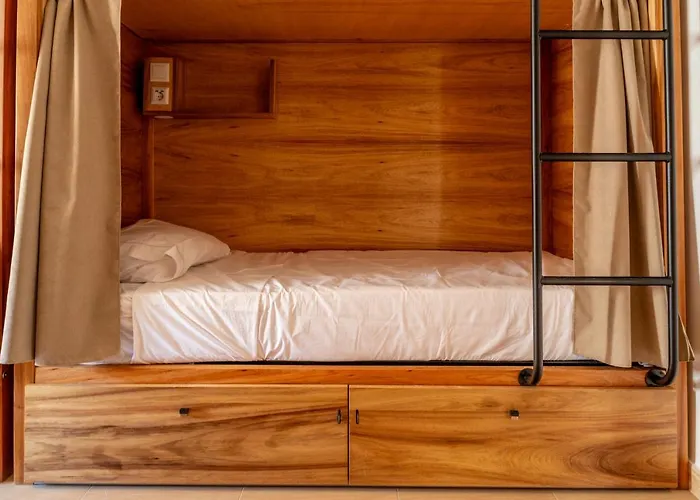 Lisbon Surf Hostel Carcavelos